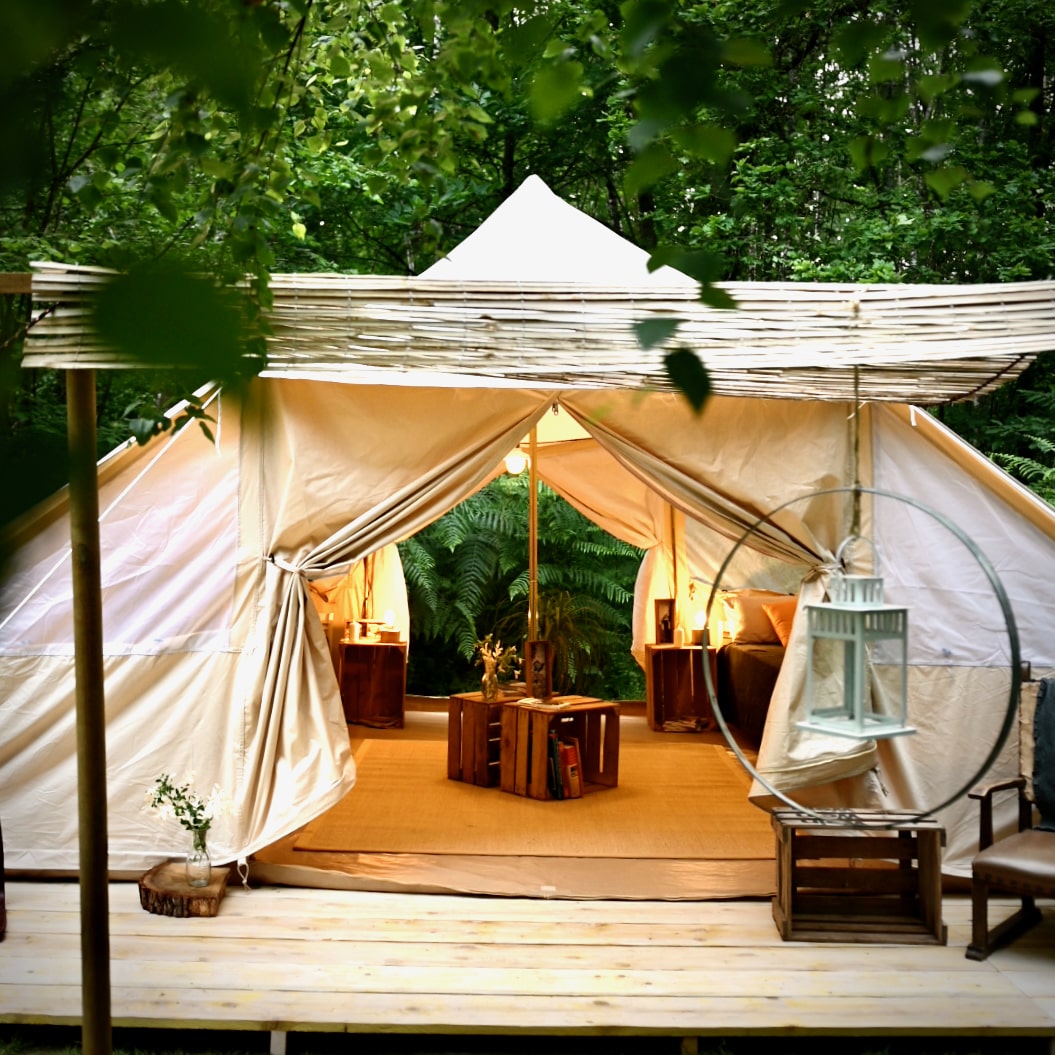 Goodtimes Bouldercamp Fontainebleau Glampingzelt mit Terasse