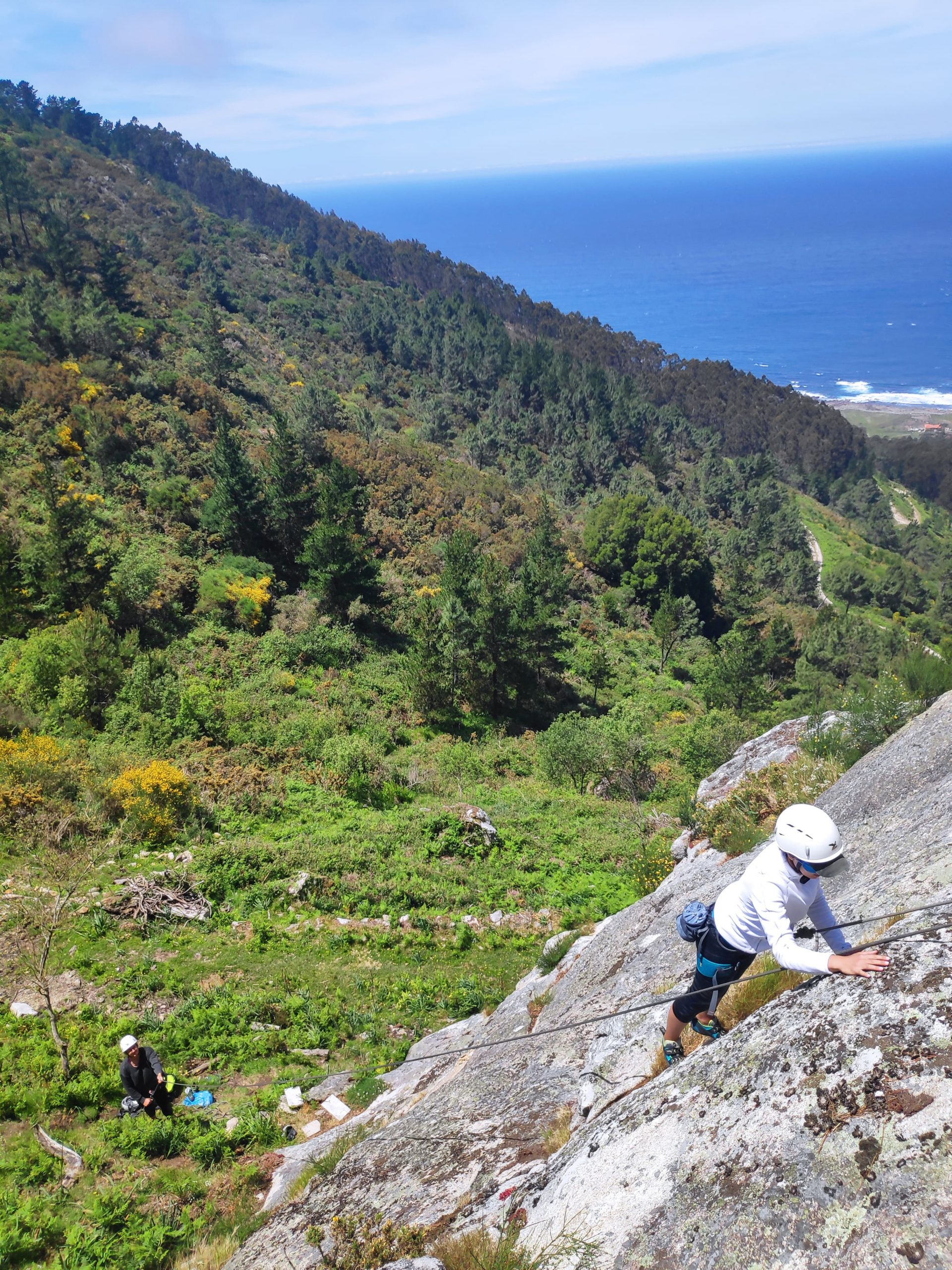 Klettern mit Meerblick im Goodtimes Klettercamp Portugal