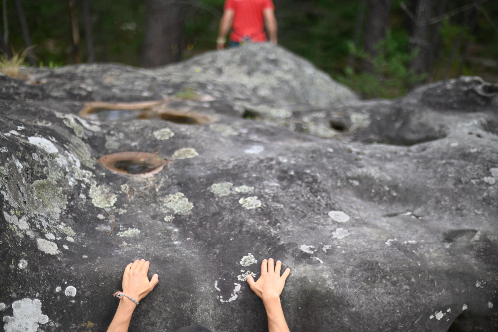 Goodtimes Bouldercamp Fontainebleau Nahaufnahme Boulderfels